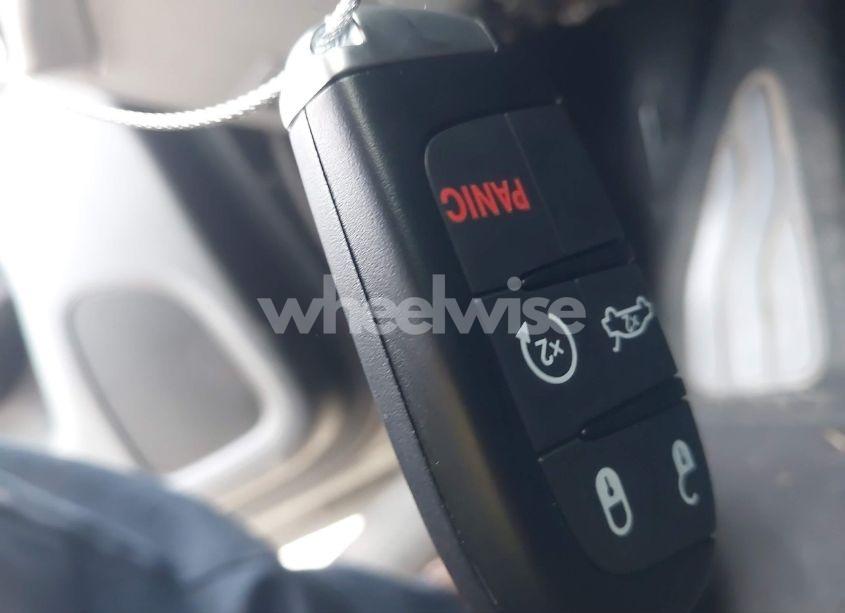 Photo 11 of 2015 Chrysler 200 LIMITED (VIN 1C3CCCAB5FN574261)