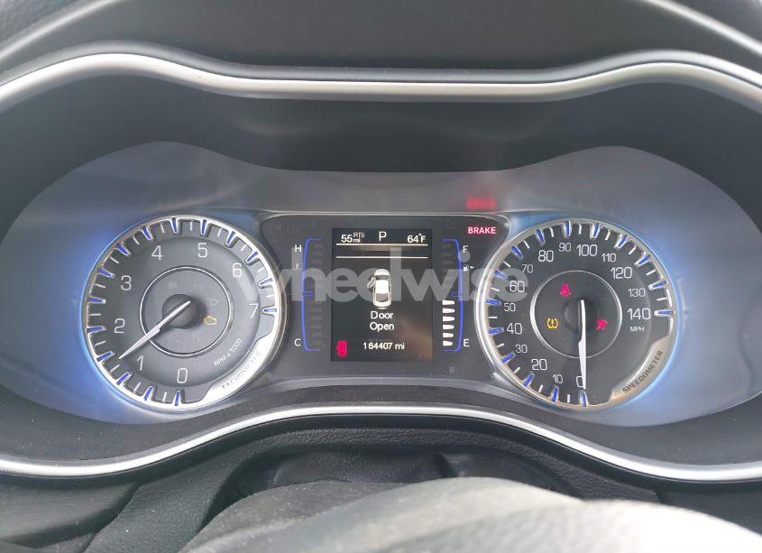 Photo 7 of 2015 Chrysler 200 LIMITED (VIN 1C3CCCAB5FN574261)