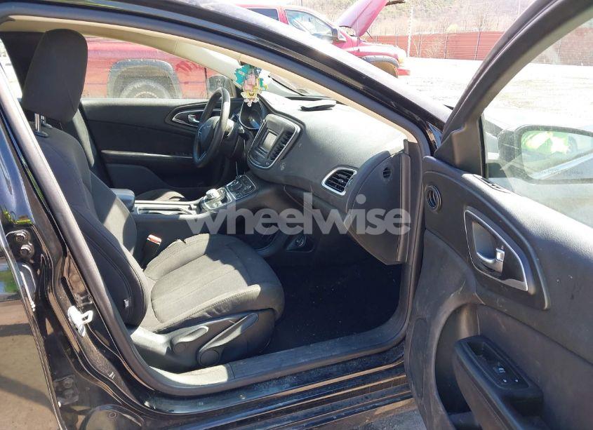 Photo 5 of 2015 Chrysler 200 LIMITED (VIN 1C3CCCAB5FN575555)