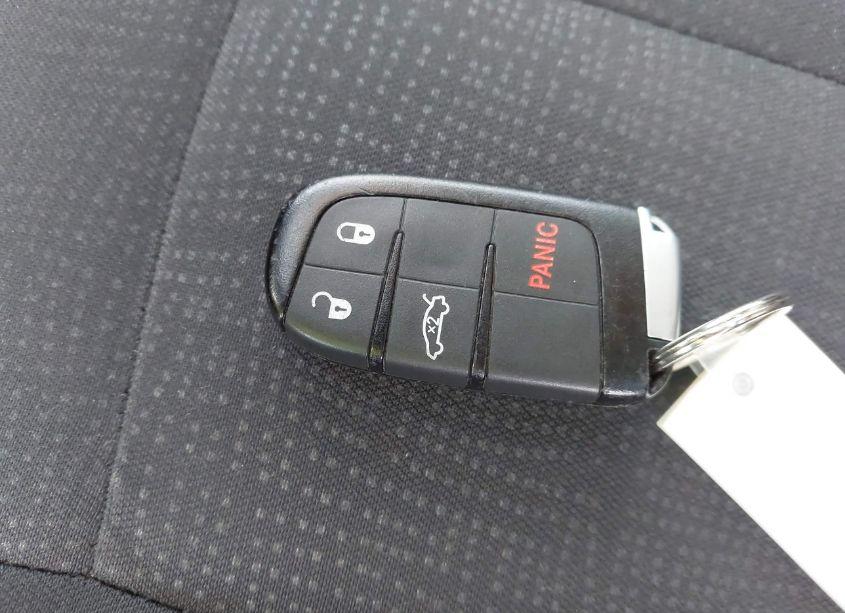 Photo 11 of 2015 Chrysler 200 LIMITED (VIN 1C3CCCAB5FN586801)