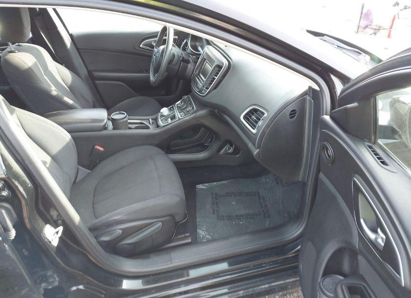 Photo 5 of 2015 Chrysler 200 LIMITED (VIN 1C3CCCAB5FN586801)