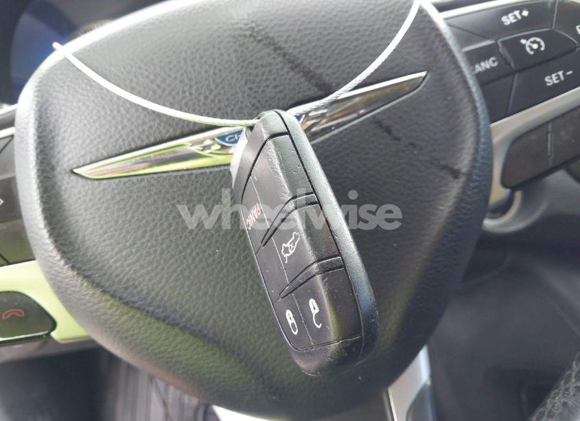 Photo 11 of 2015 Chrysler 200 LIMITED (VIN 1C3CCCAB5FN590198)