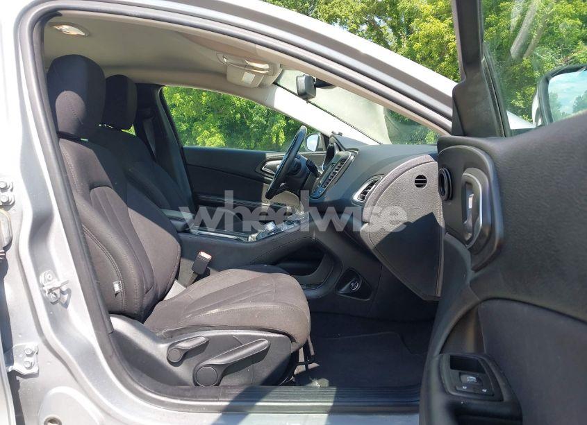 Photo 5 of 2015 Chrysler 200 LIMITED (VIN 1C3CCCAB5FN611566)