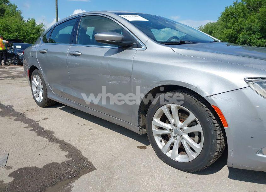Photo 6 of 2015 Chrysler 200 LIMITED (VIN 1C3CCCAB5FN611566)
