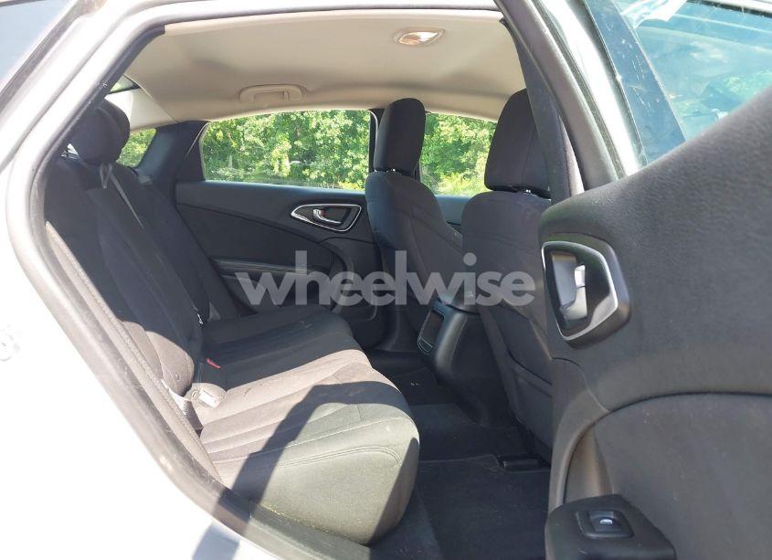 Photo 8 of 2015 Chrysler 200 LIMITED (VIN 1C3CCCAB5FN611566)