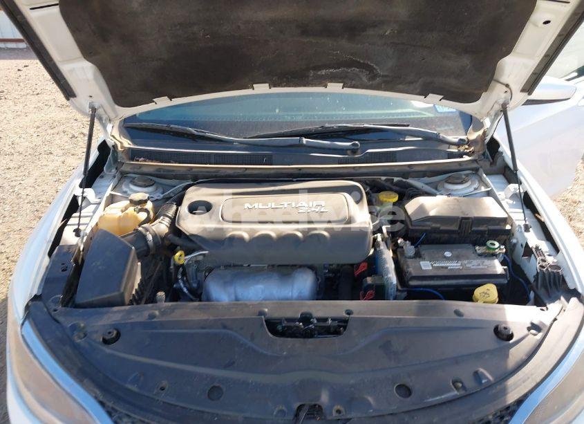 Photo 10 of 2015 Chrysler 200 LIMITED (VIN 1C3CCCAB5FN630957)