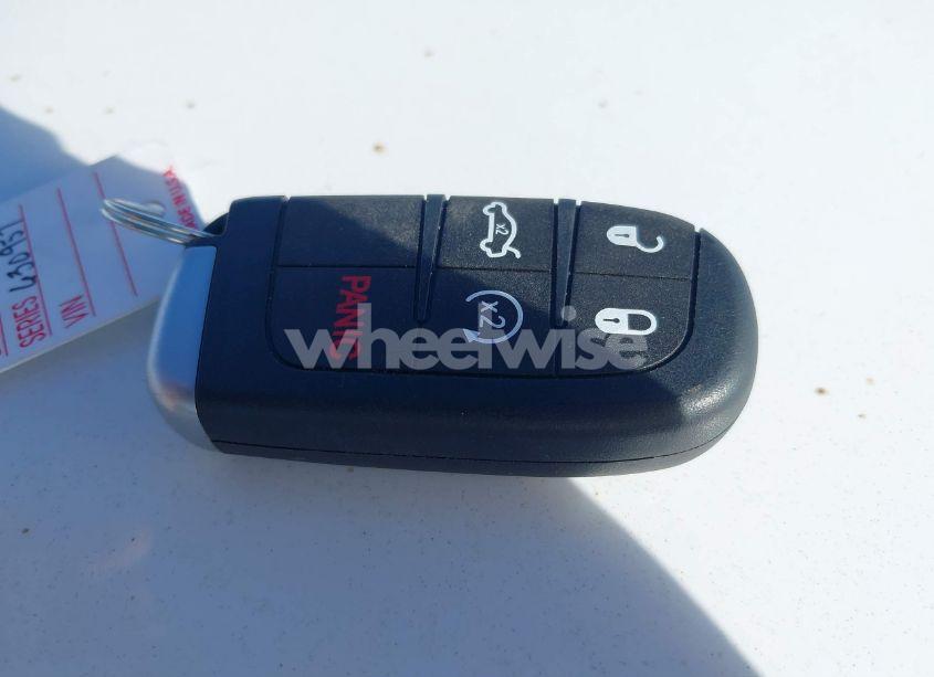 Photo 11 of 2015 Chrysler 200 LIMITED (VIN 1C3CCCAB5FN630957)