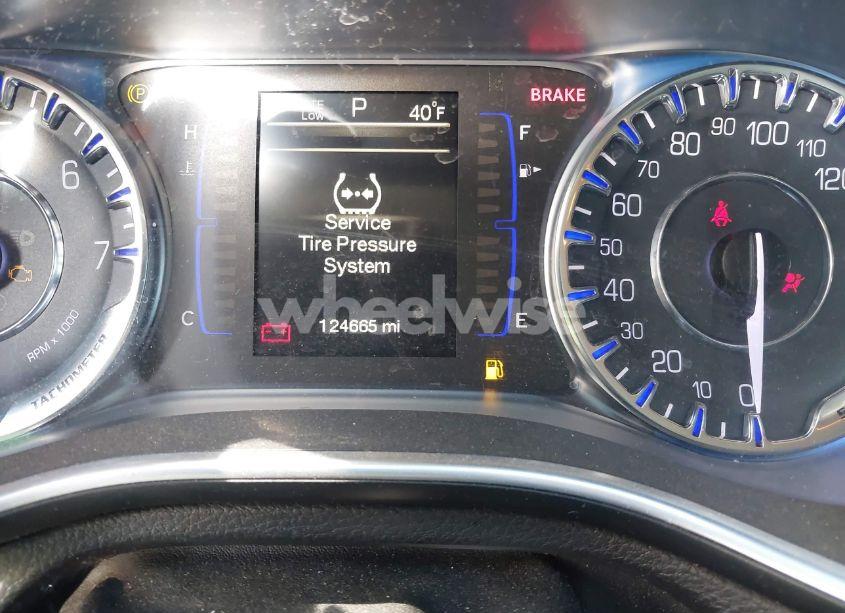 Photo 7 of 2015 Chrysler 200 LIMITED (VIN 1C3CCCAB5FN630957)