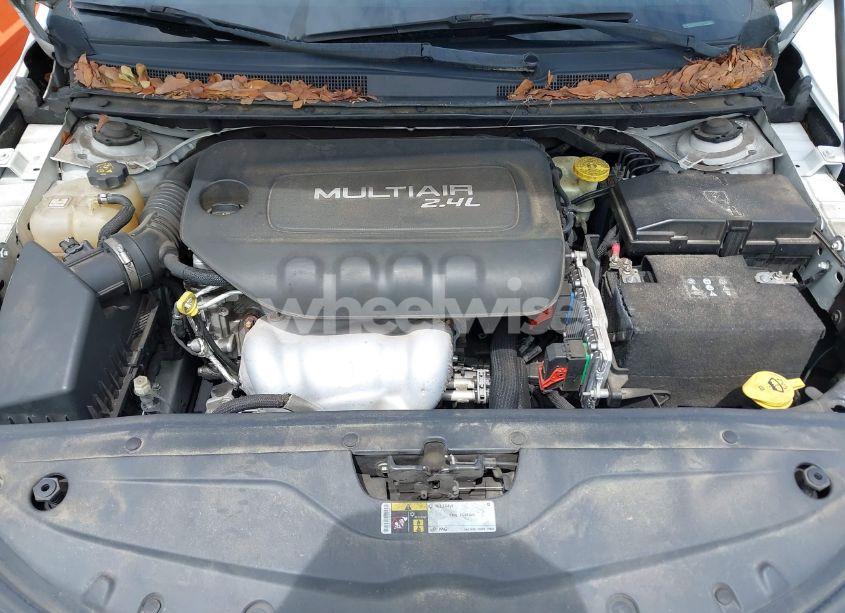 Photo 10 of 2015 Chrysler 200 LIMITED (VIN 1C3CCCAB5FN632725)