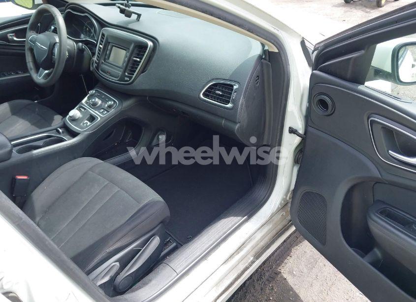 Photo 5 of 2015 Chrysler 200 LIMITED (VIN 1C3CCCAB5FN632725)