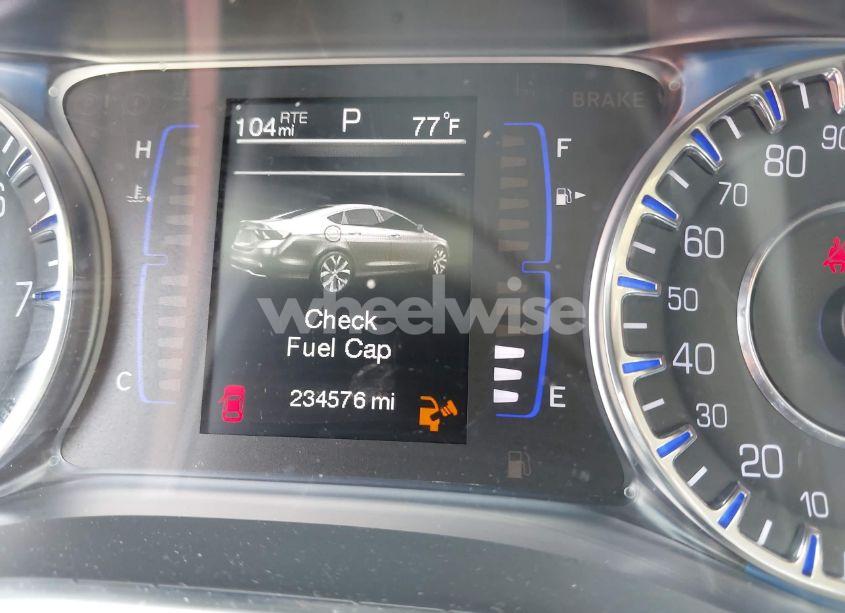 Photo 7 of 2015 Chrysler 200 LIMITED (VIN 1C3CCCAB5FN632725)