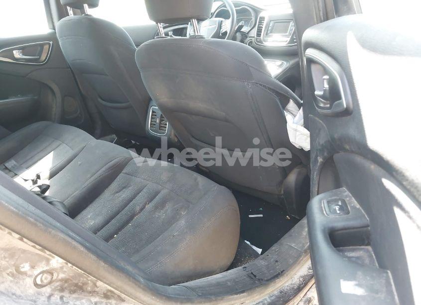 Photo 8 of 2015 Chrysler 200 LIMITED (VIN 1C3CCCAB5FN646513)