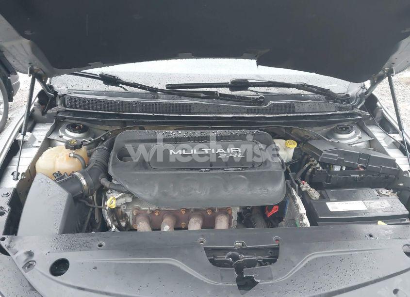 Photo 10 of 2015 Chrysler 200 LIMITED (VIN 1C3CCCAB5FN651386)