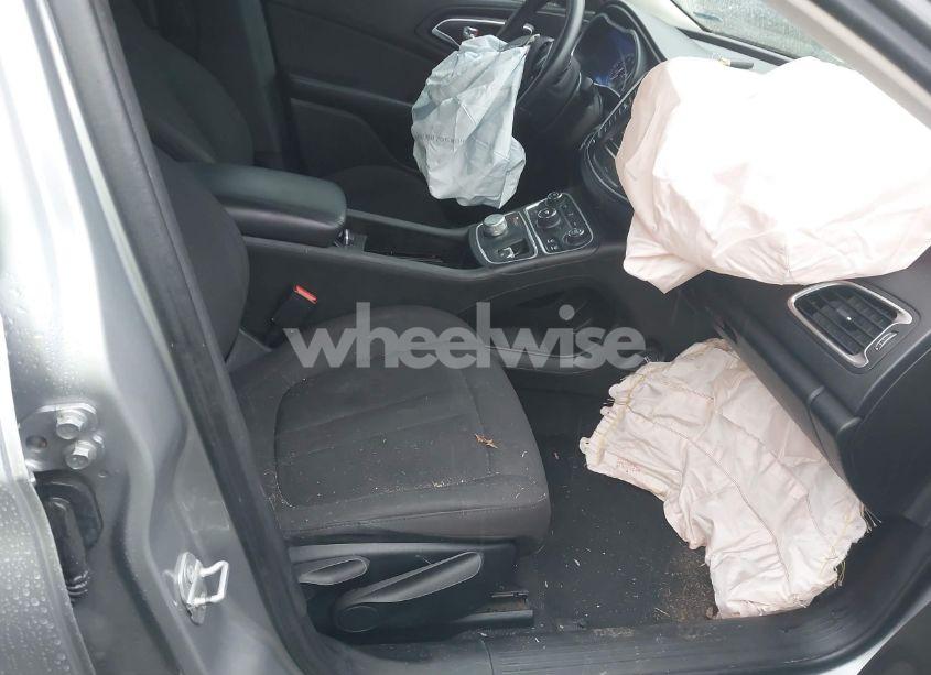 Photo 5 of 2015 Chrysler 200 LIMITED (VIN 1C3CCCAB5FN651386)