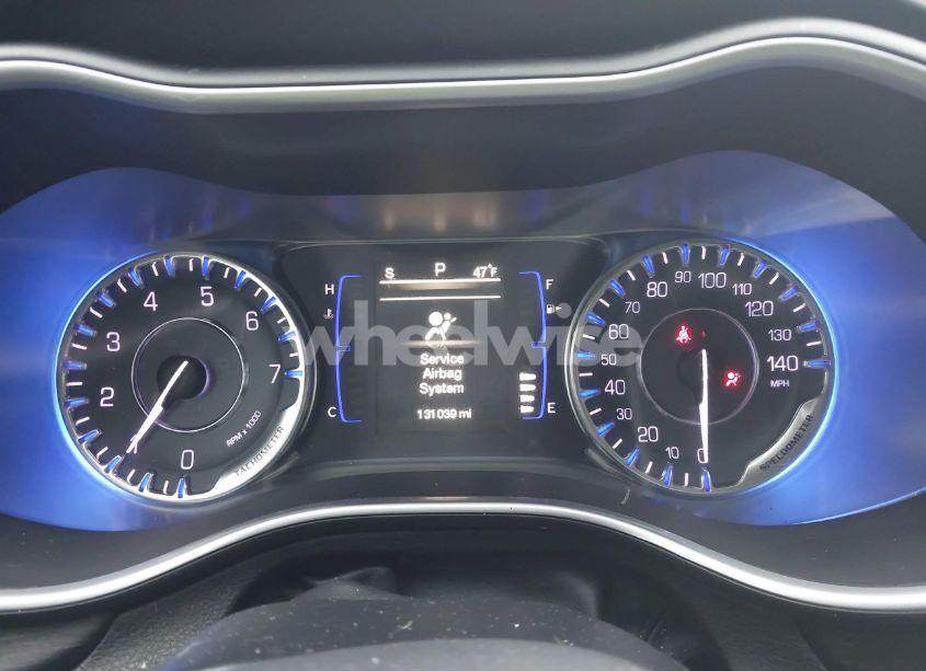 Photo 7 of 2015 Chrysler 200 LIMITED (VIN 1C3CCCAB5FN651386)