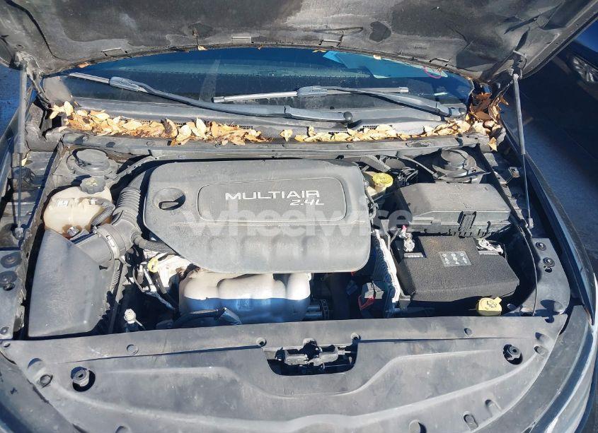 Photo 10 of 2015 Chrysler 200 LIMITED (VIN 1C3CCCAB5FN663019)