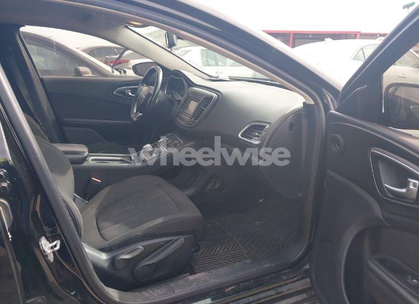 Photo 5 of 2015 Chrysler 200 LIMITED (VIN 1C3CCCAB5FN663019)