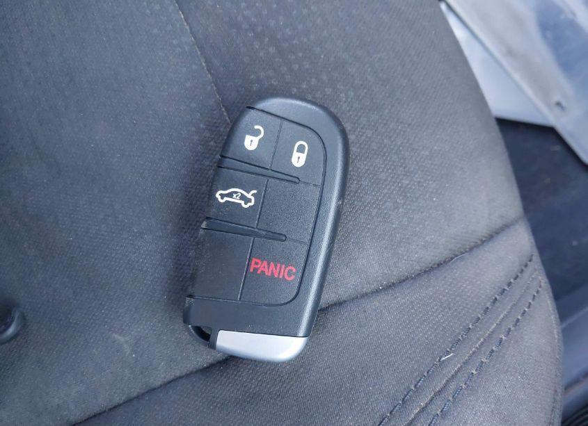 Photo 11 of 2015 Chrysler 200 LIMITED (VIN 1C3CCCAB5FN666566)