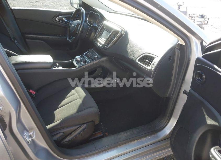 Photo 5 of 2015 Chrysler 200 LIMITED (VIN 1C3CCCAB5FN670987)