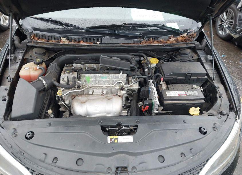 Photo 10 of 2015 Chrysler 200 LIMITED (VIN 1C3CCCAB5FN683948)