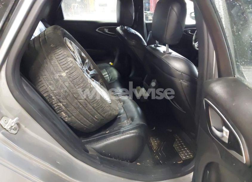 Photo 8 of 2015 Chrysler 200 LIMITED (VIN 1C3CCCAB5FN685053)