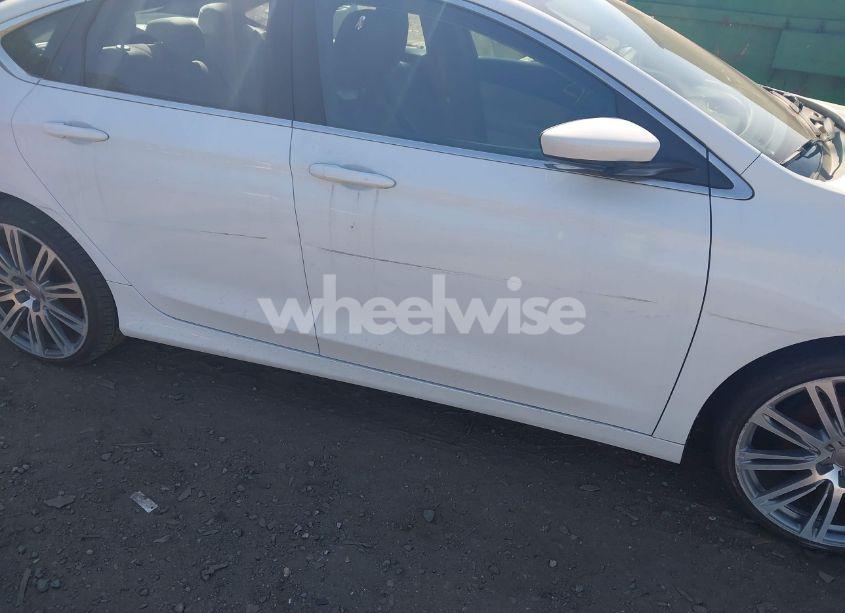 Photo 6 of 2015 Chrysler 200 LIMITED (VIN 1C3CCCAB5FN692309)