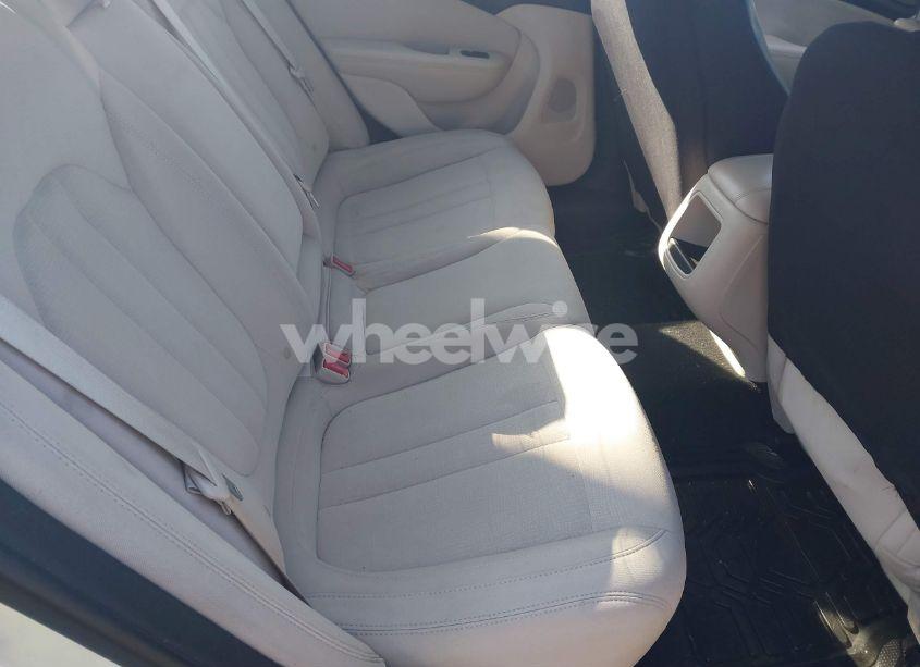 Photo 8 of 2015 Chrysler 200 LIMITED (VIN 1C3CCCAB5FN692309)