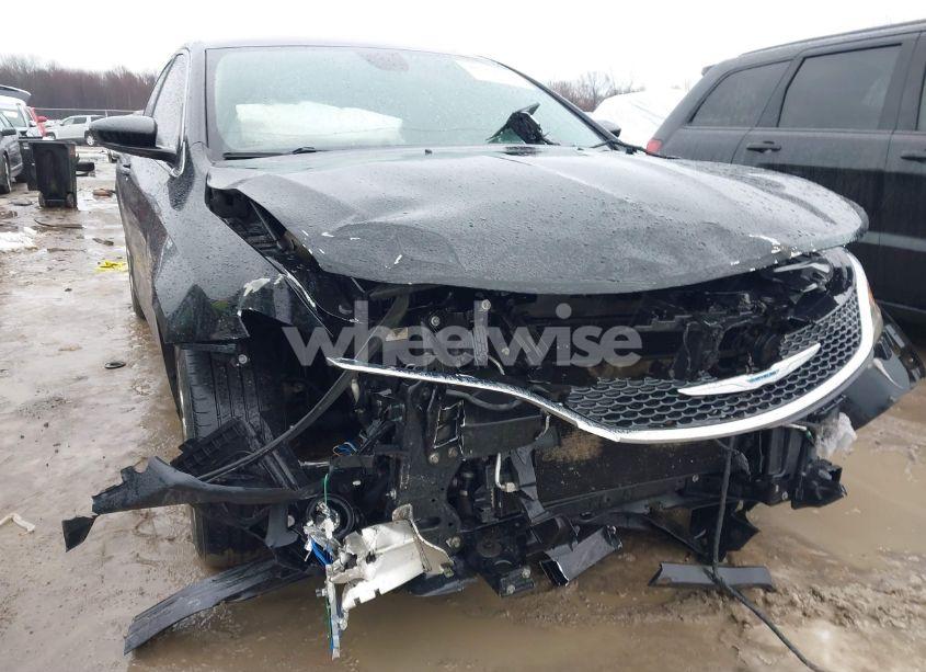 2015 Chrysler 200 LIMITED (VIN 1C3CCCAB5FN715748) main photo