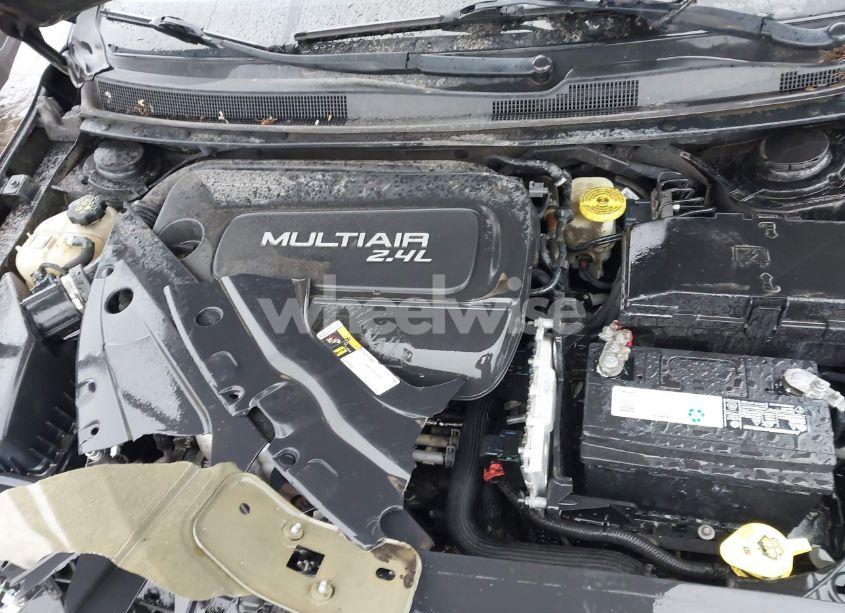 Photo 10 of 2015 Chrysler 200 LIMITED (VIN 1C3CCCAB5FN715748)