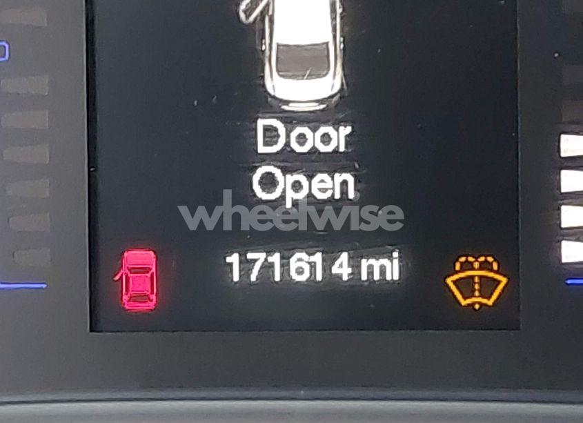 Photo 15 of 2015 Chrysler 200 LIMITED (VIN 1C3CCCAB5FN715748)