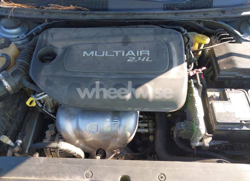 Photo 10 of 2015 Chrysler 200 LIMITED (VIN 1C3CCCAB5FN724806)