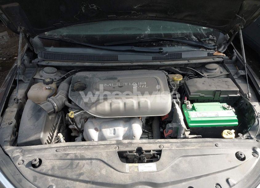 Photo 10 of 2015 Chrysler 200 LIMITED (VIN 1C3CCCAB5FN758681)