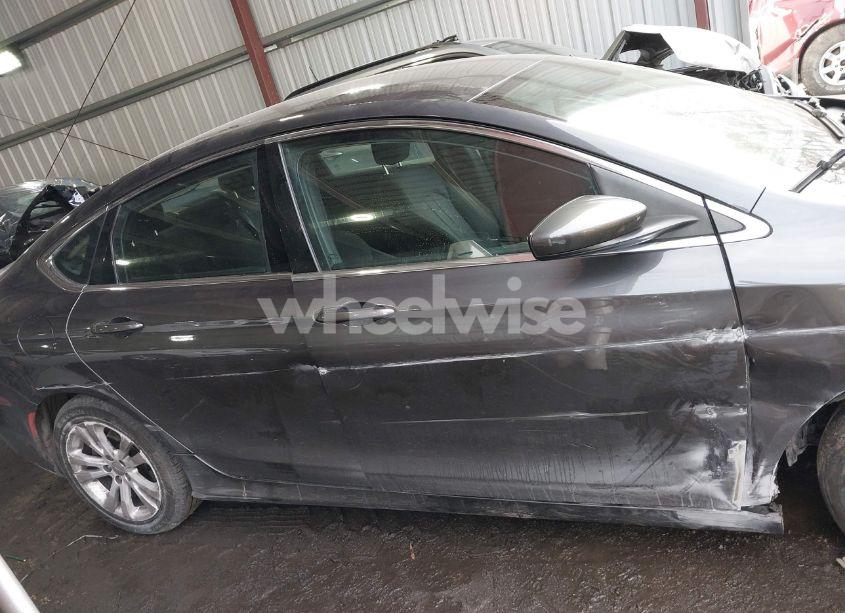 Photo 12 of 2015 Chrysler 200 LIMITED (VIN 1C3CCCAB5FN758681)