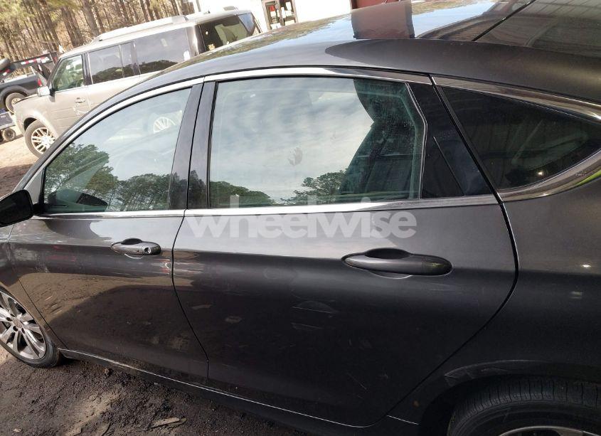 Photo 13 of 2015 Chrysler 200 LIMITED (VIN 1C3CCCAB5FN758681)