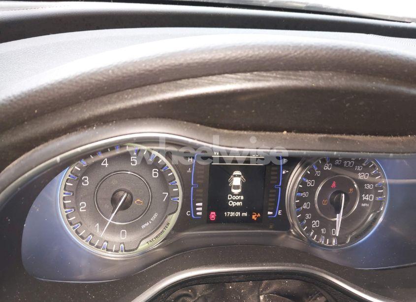 Photo 14 of 2015 Chrysler 200 LIMITED (VIN 1C3CCCAB5FN758681)