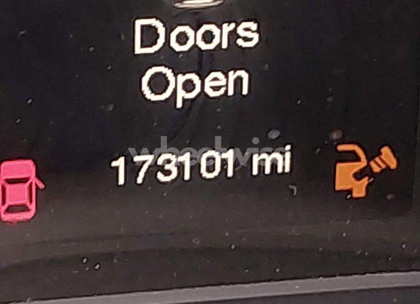 Photo 7 of 2015 Chrysler 200 LIMITED (VIN 1C3CCCAB5FN758681)