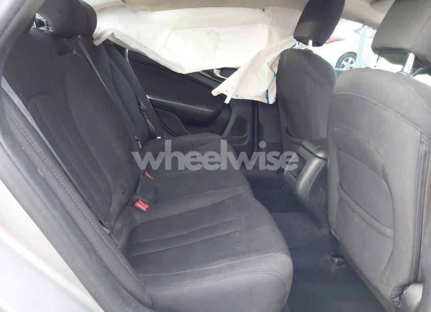 Photo 8 of 2016 Chrysler 200 LIMITED (VIN 1C3CCCAB5GN101381)