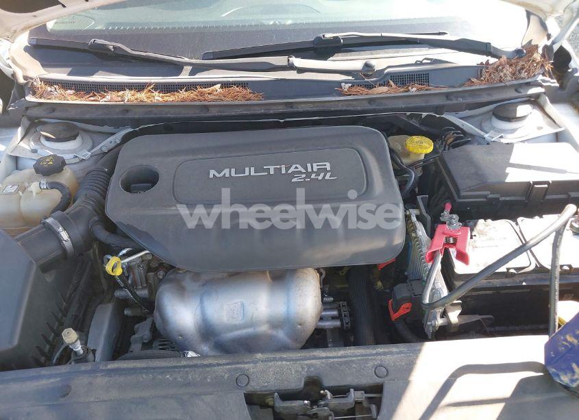 Photo 10 of 2016 Chrysler 200 LIMITED (VIN 1C3CCCAB5GN113398)