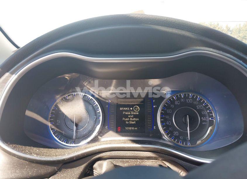Photo 7 of 2016 Chrysler 200 LIMITED (VIN 1C3CCCAB5GN113398)
