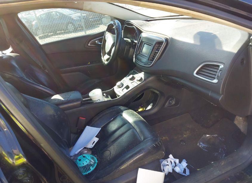 Photo 5 of 2016 Chrysler 200 LIMITED (VIN 1C3CCCAB5GN131075)