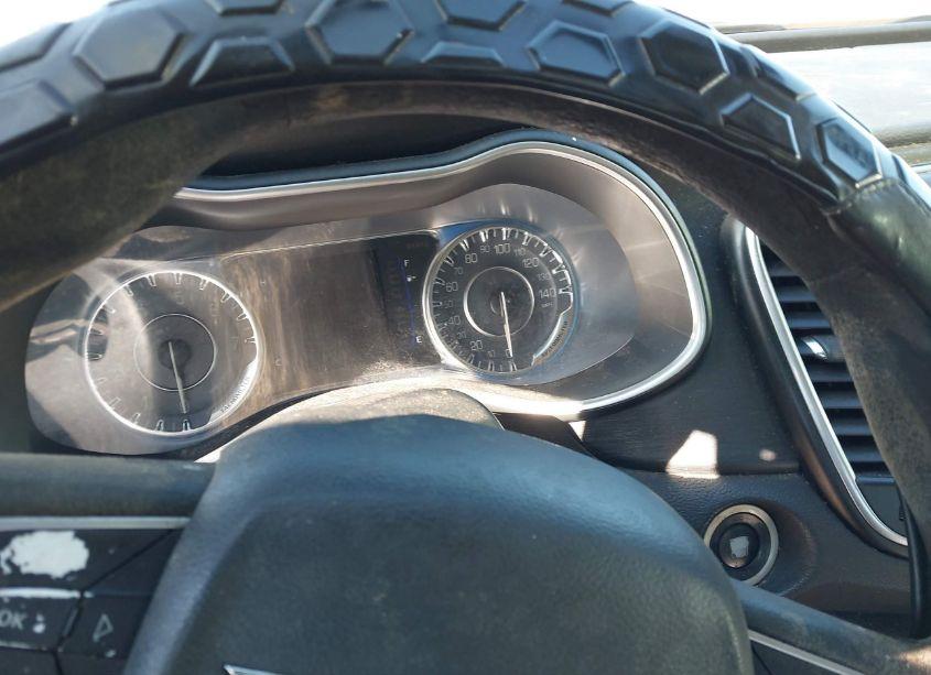 Photo 7 of 2016 Chrysler 200 LIMITED (VIN 1C3CCCAB5GN131075)