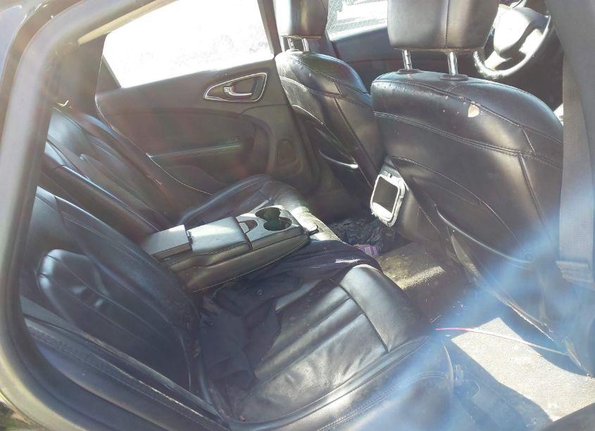 Photo 8 of 2016 Chrysler 200 LIMITED (VIN 1C3CCCAB5GN131075)