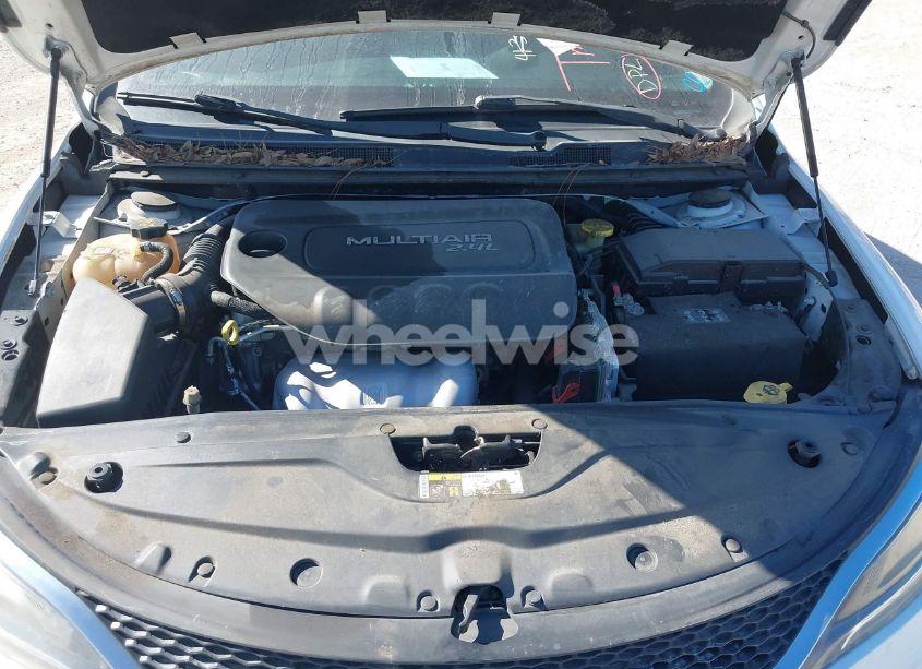 Photo 10 of 2016 Chrysler 200 LIMITED (VIN 1C3CCCAB5GN137281)