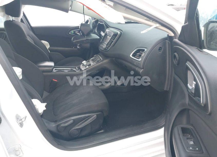 Photo 5 of 2016 Chrysler 200 LIMITED (VIN 1C3CCCAB5GN153495)
