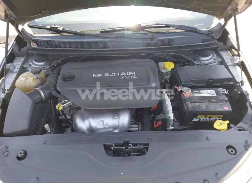 Photo 10 of 2016 Chrysler 200 LIMITED (VIN 1C3CCCAB5GN161113)