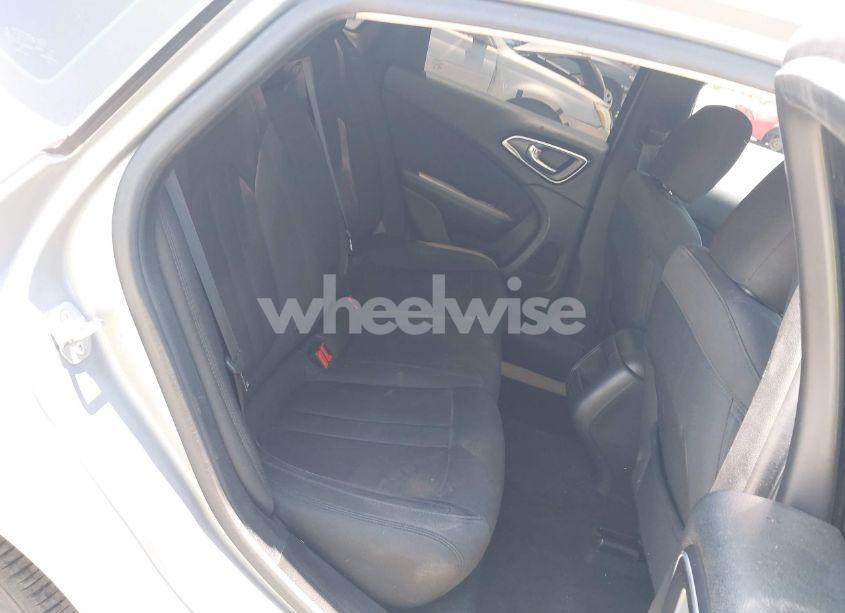 Photo 8 of 2016 Chrysler 200 LIMITED (VIN 1C3CCCAB5GN161113)