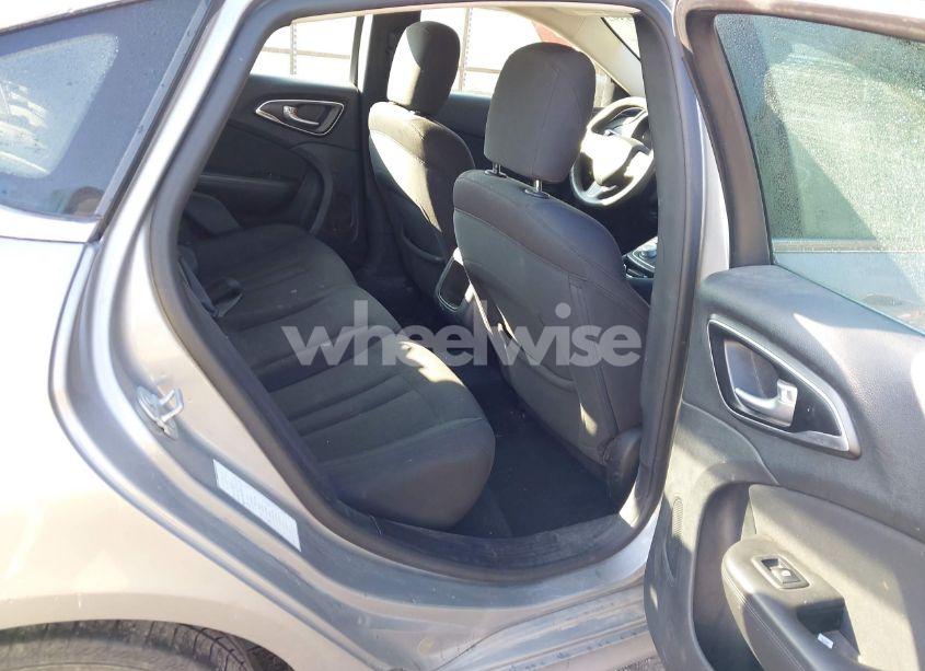 Photo 8 of 2016 Chrysler 200 LIMITED (VIN 1C3CCCAB5GN171219)