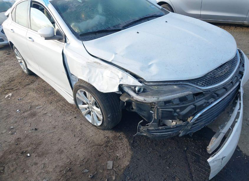 Photo 6 of 2016 Chrysler 200 LIMITED (VIN 1C3CCCAB5GN187713)