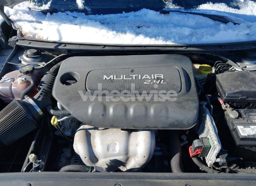 Photo 10 of 2015 Chrysler 200 LIMITED (VIN 1C3CCCAB6FN528941)