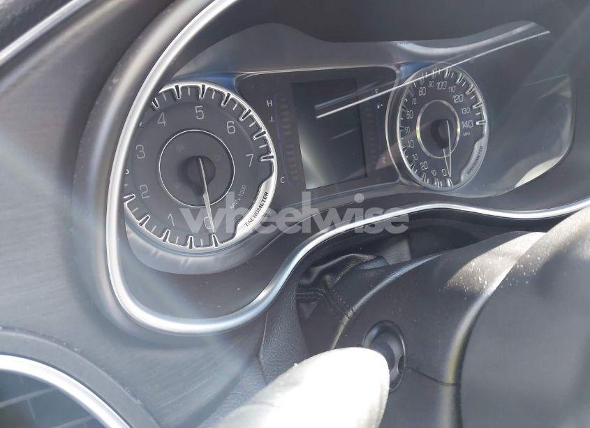 Photo 7 of 2015 Chrysler 200 LIMITED (VIN 1C3CCCAB6FN528941)